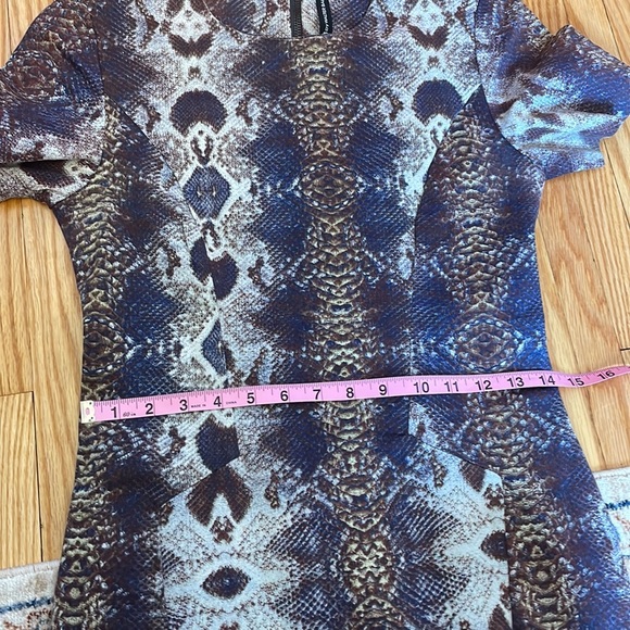 W118 by Walter Baker Bodycon Snakeskin Short Sleeve Back Zip Dress, sz S - Picture 11 of 13